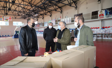 ზუგდიდის მუნიციპალიტეტის მერიამ საახალწლო სასაჩუქრე კალათების დარიგება დაიწყო