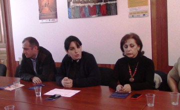 გამგეობის პრეს-სამსახური: შტაბის წარმომადგენელს არ აქვს უფლება საჯარო მოხელე დაკითხოს (ვიდეო)