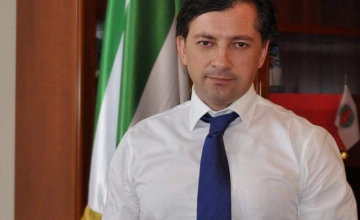 დე ფაქტო აფხაზეთის ყოფილი ვიცე - პრეზიდენტი პარტია „აფსნის“ უხელმძღვანელებს