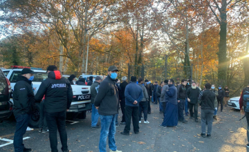 ჭყონდიდის ეპარქიიდან განკვეთილი სასულიერო პირები პოლიციაში გადაიყვანეს