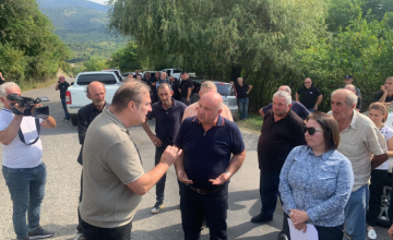 წალენჯიხის მერი აქციის მონაწილეებს პირდება, რომ გზის რეაბილიტაციას გაზაფხულზე დაიწყებენ