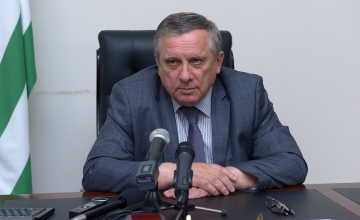 სოხუმი: პრემიერ - მინისტრმა და გენერალურმა პროკურორმა თანამდებობები დატოვეს 