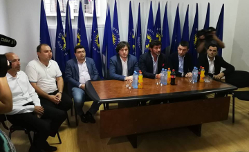 "ქართული ოცნების" ლიდერები ზუგდიდში მუნიციპალიტეტების წარმომადგენლებს ხვდებიან