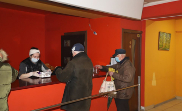 ზუგდიდში უფასო სასადილოს ბენეფიციარებს საკვებს სახლში მიუტანენ