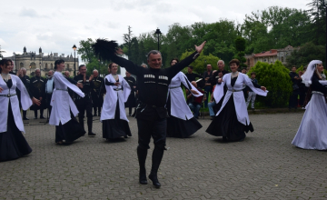 ეროვნული სამოსის დღე ზუგდიდში (ვიდეო) 