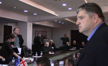"უსაქმური", "უზრდელი" - დაპირსიპირება ზუგდიდის საკრებულოში (ვიდეო)