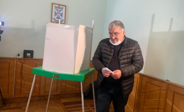 წალენჯიხის საკრებულოს თავმჯდომარე გახარიას პარტიის წევრი გახდა