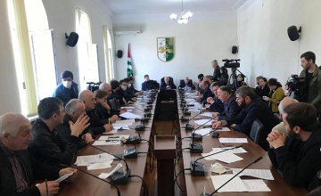 სოხუმი კორონავირუსის გამო ხვალიდან საგანგებო მდგომარეობას აწესებს 