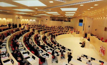 მინისტრთა კაბინეტისა და სამთავრობო პროგრამის მოსმენა პარლამენტში დღეს იწყება