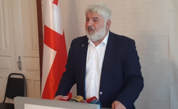 „ევროპული საქართველო“: ზუგდიდში კომისიის წევრებს დაავალეს, რომ ბიულეტენებზე ბეჭდები არ დასვან (ვიდეო)