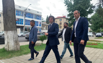 ზუგდიდში "ქართული ოცნების" ლიდერების შეხვედრა მიმდინარეობს