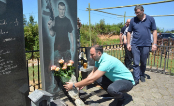 აგვისტოს ომში დაღუპული ჩხოროწყუელი კობა წურწუმიას ხსოვნას პატივი მიაგეს 