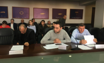 ირაკლი ღურწკაია „ევროპული საქართველოს“ დატოვების შემდეგ საკრებულოს პირველად ესწრება