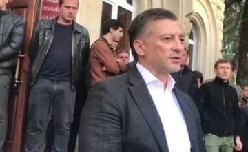 ასლან ბჟანიამ მომიტინგეების მოთხოვნა არ დააკმაყოფილა - სოხუმში ოპოზიცია მორიგი აქციისთვის ემზადება