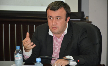"რესპუბლიკური პარტიის" ზუგდიდის ორგანიზაციის თავმჯდომარემ პარტია დატოვა