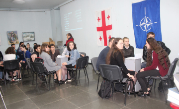 "რა ვიცით ნატოსა და ევროკავშირის შესახებ" - ვიქტორინა ART  გალერეაში (ვიდეო)