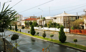 ზუგდიდის ქუჩების ნაწილზე ახალი აბრების მოსაწყობად 6 000 ლარამდე დაიხარჯება