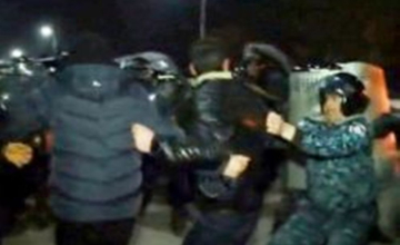 გიუმრიში აქციის მონაწილეებს შორის შეტაკებისას 15-მდე ადამიანი დაშავდა