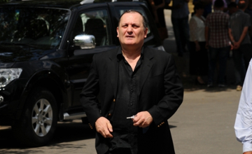 სოსო რობაქიძე დაცვის თანხლებით გადაადგილდება