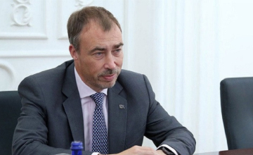 ჩვენ გვსურს, რომ მხარეები დასხდნენ მოლაპარაკების მაგიდასთან  - ტოივო კლაარი სოხუმში ჩავიდა