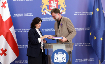 ამაყი ვარ ჩემი მოსწავლეებით - კახაბერ ფარცვანია ფრანგული ენის წლის საუკეთესო მასწავლებლად დასახელდა
