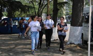 მოსწავლეებმა ხობში აზიური ფაროსანას შესახებ ბუკლეტები დაარიგეს (ვიდეო)
