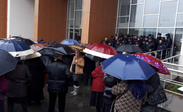 პროტესტის მეექვსე დღე - გარემოვაჭრეები გუბერნატორთან შეხვედრას ითხოვენ 