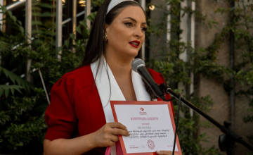 ზუგდიდელი მასწავლებელი მანანა მიქავა „სულაკაურის გამომცემლობის