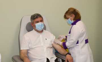 ზუგდიდის მერი კორონავირუსის საწინააღმდეგო ვაქცინით აიცრა
