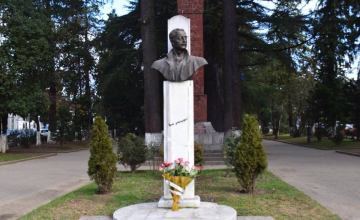 ზუგდიდში ზვიად გამსახურდიას ხსოვნას პატივი მიაგეს