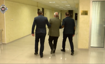 სოფელ ზედა ეწერის გამგებელს 11  წლამდე პატიმრობა ემუქრება (ვიდეო)