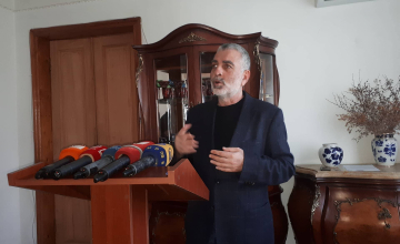 კახა მიქაია: ლაშა გოგიას 