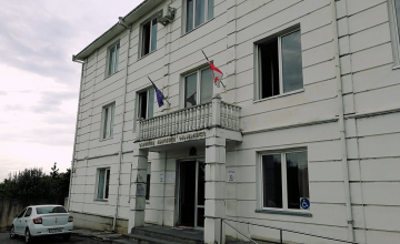 ტობავარჩხილზე ტურისტების მიმართ სექსუალური იძულების ბრალდებით დაკავებული ციხეში სამ თვეს გაატარებს