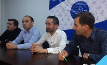 არასამთავრობოები: საკრებულოს თავმჯდომარემ სხდომის ნორმალურ გარემოში ჩატარება ვერ უზრუნველყო
