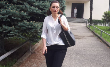 კორუფციულ გარიგებასთან დაკავშირებით დაკავებულის მეუღლის დაკითხვა დასრულდა