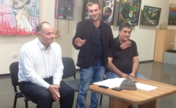 აფხაზი შემოქმედის პოეზიის საღამო არტ-გალერეაში (ვიდეო)