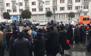 მერთან შეხვედრით უკმაყოფილო გარემოვაჭრეები აქციებს აანონსებენ (ვიდეო)