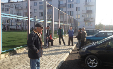 თაბუკაშვილის ქუჩაზე მცხოვრები დევნილები 20 000 ლარის ოდენობის დავალიანებას აპროტესტებენ (ვიდეო)