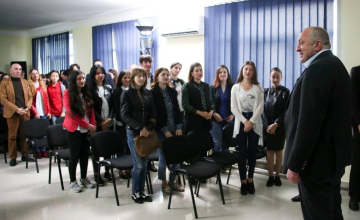 გიორგი მარგველაშვილი მესხიას უნივერსიტეტში სტუდენტებს შეხვდა (ვიდეო)