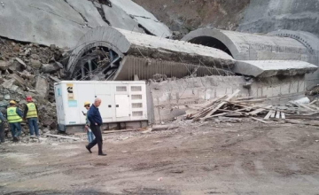 დასავლეთ-აღმოსავლეთის მშენებარე მაგისტრალზე ფერდი ჩამოიშალა