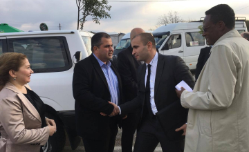 გალში მორიგი შერეული შეხვედრა მიმდინარეობს
