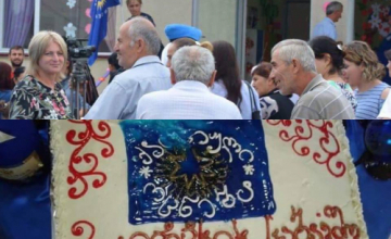 კირცხში ბაღის დირექტორს „ქართული ოცნების“ დროშებისა და ტორტის გამო საყვედური მისცეს