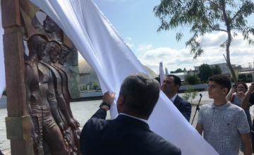 ზუგდიდში მემორიალი აგვისტოს ომის გმირის შვილმა გახსნა (ფოტო, ვიდეო)