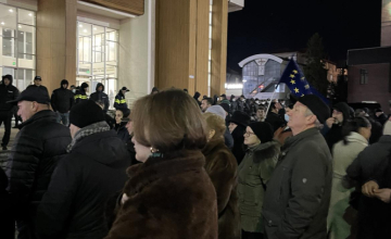 პროევროპული აქცია ზუგდიდში სამხარეო ადმინისტრაციასთან იმართება - პროტესტის 22 - ე დღეს ითვლის