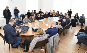 უჩა ნანუაშვილი ზუგდიდში არასამთავრობოებს შეხვდა