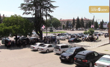 გარემოვაჭრეებმა მერიის წინ აქცია განაახლეს (ვიდეო)