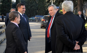 გაგრა და იალტა „დაძმობილდებიან“ 