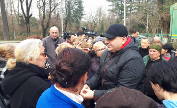 ზუგდიდის პოლიციის უფროსი გარემოვაჭრეებს მერთან უშუამდგომლებს