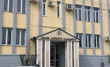 სენაკის სასამართლო პოლიციელზე თავდასხმისთვის დაკავებულების საქმეზე დღეს იმსჯელებს