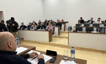 სენაკის საკრებულომ 2024 წლის ბიუჯეტი ოპოზიციის მხარდაჭერის გარეშე დაამტკიცა